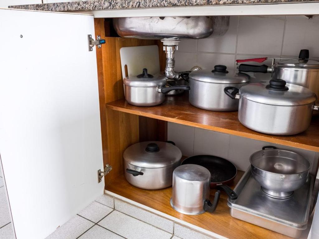 Apartamento Espacoso Com Ar Condicionado E Wi-Fi, A 100 Metros Da Praia - Edificio Estoril ウバトゥバ エクステリア 写真